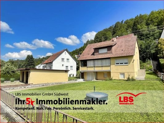 Wohnhaus mit Doppelgarage