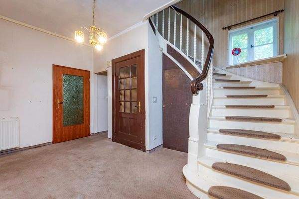 Weitläufiges Entrée