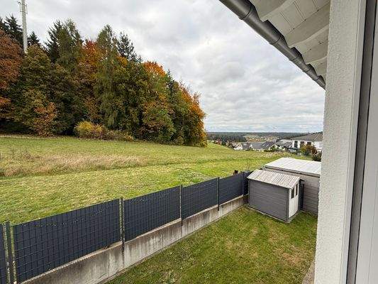 hinter dem Haus 2.JPEG