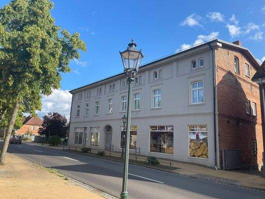 MFH und Gewerbe Frontansicht