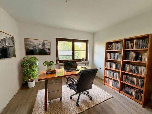 Arbeitszimmer  - KI-generiert