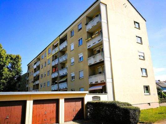 Hausansicht Rückseite mit Balkon.jpg