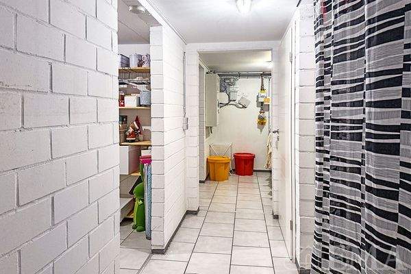 Blick vom Kellerflur