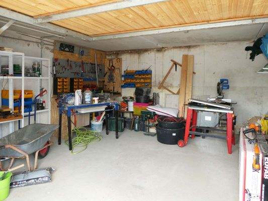 Garage mit Werkstatt