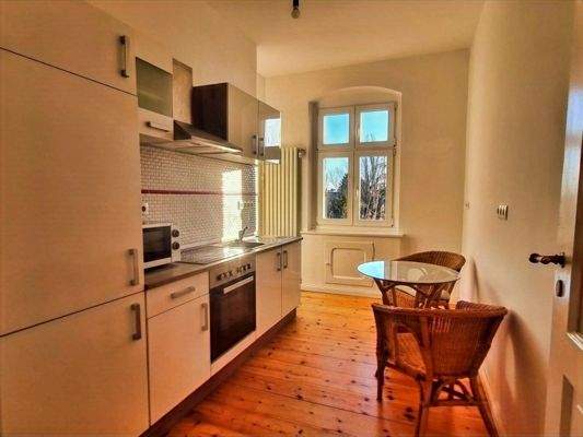 Wohn-/Essküche mit Speisekammer