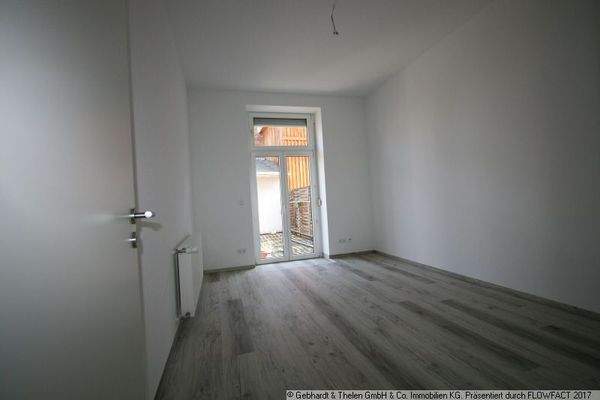 Zimmer mit Zugang Balkon