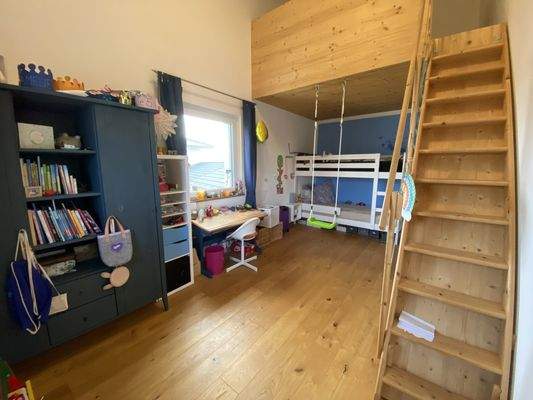 Kinderzimmer mit Empore