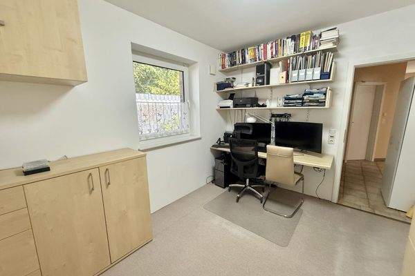 Gästezimmer oder Büro im Erdgeschoss