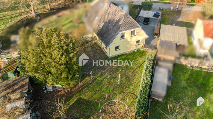 2. Haus mit Einfahrt + Carport