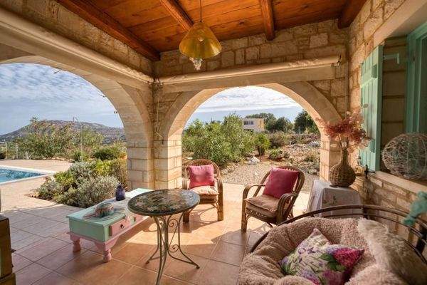 Kreta, Vamos: Möblierte Steinvilla mit Panoramablick auf Meer und Berge zu verkaufen