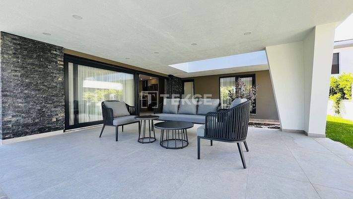 Luxury Villa with Mountain Views in Kemer Antalya