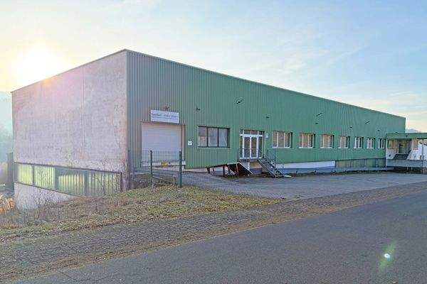 In unmittelbarer Nähe zur Autobahn