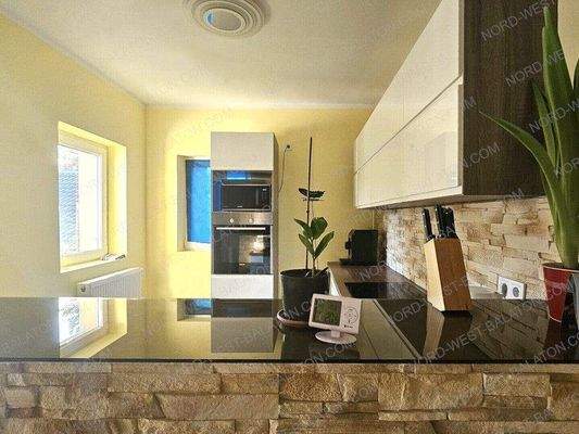 Esszimmer mit offener Küche