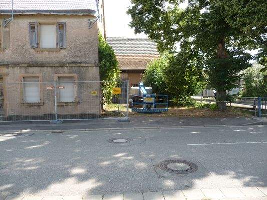 seitliche Auffahrt.jpg