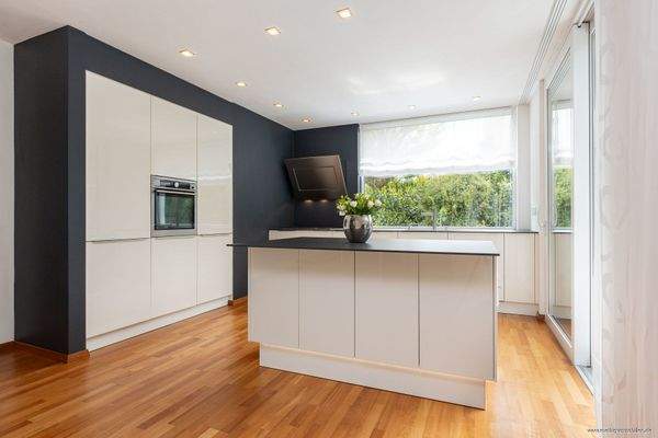 exklusive Küche mit Insel 