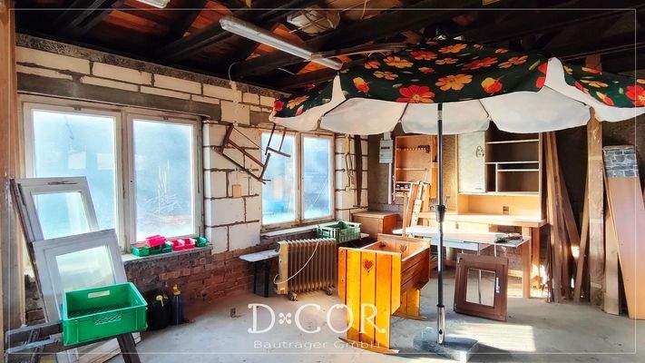 Garage vormals als Werkstatt genutzt