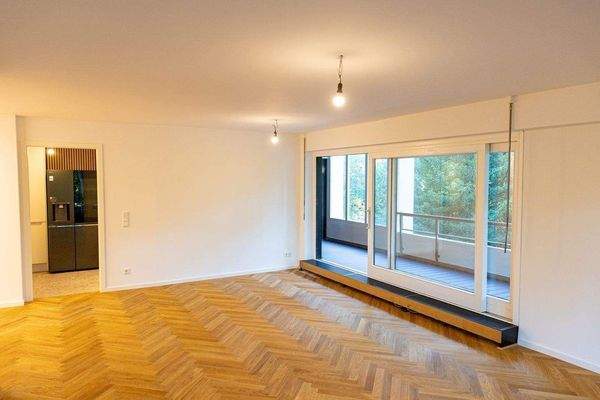 Blick vom Wohnzimmer in Küche.jpg