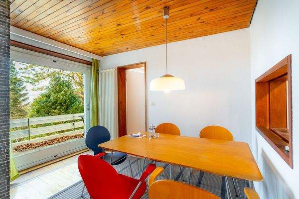 Essbereich mit Balkonzugang