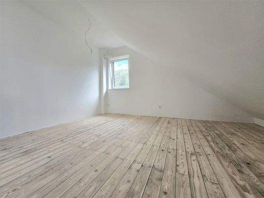 5. Zimmer oder 5. 6. und 7. Zimmer im Dachgeschoss