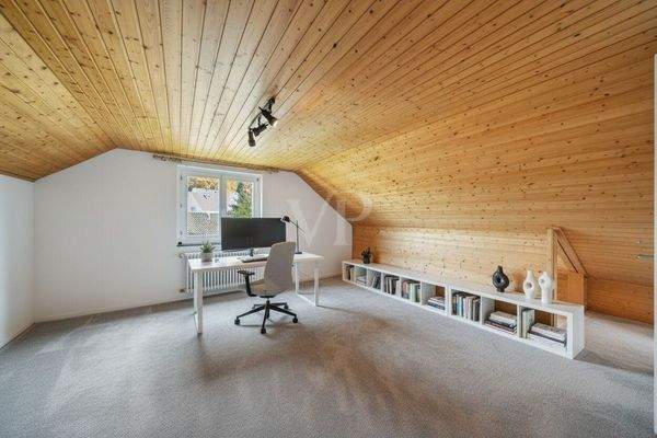 Arbeitszimmer im Dachgeschoss-Visualisierung