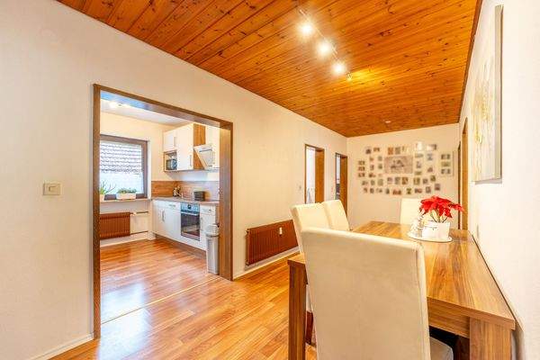 Hinterhaus 1. OG Essbereich Zugang Küche