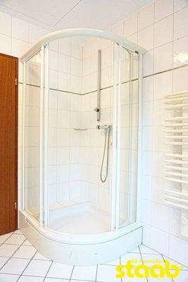 Tageslichtbad mit Dusche