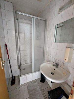 Sanitärbereich für Mitarbeiter