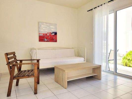 Kreta, Nopigia: Schöne 2-Zimmer-Wohnung in Anlage in Strandnähe zu verkaufen