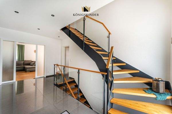 ...großzügiger Eingangsbereich...