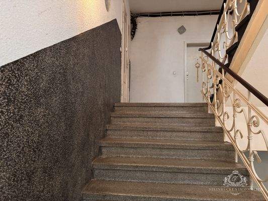 Treppenaufgang Vorderhaus