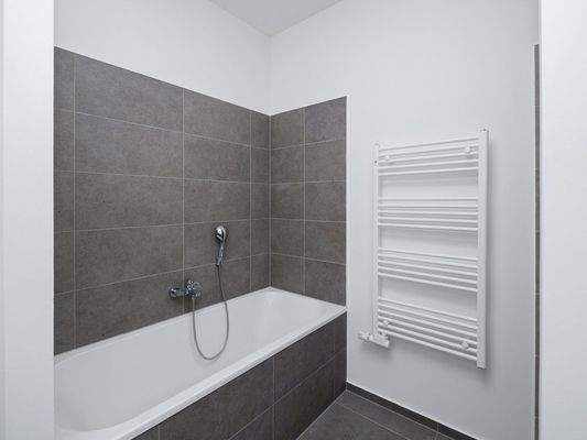 Badezimmer mit Badewanne