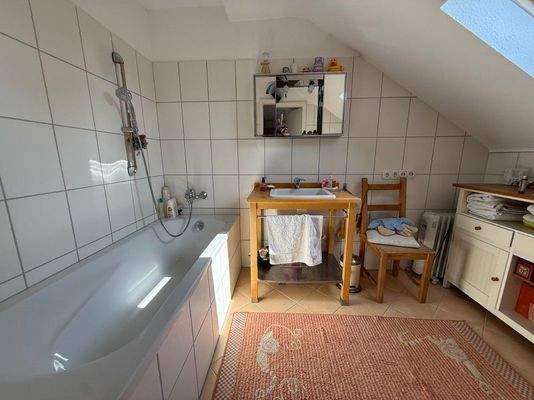 Tageslicht-Wannenbad DG