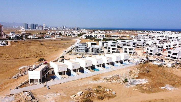 Semi-Detached Villas with Private Pools and Gardens in İskele