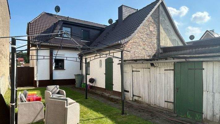 rückwärtige Gebäudeansicht