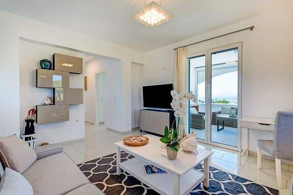 Kreta, Tersanas: Luxusvilla mit unschlagbarer Aussicht in ruhiger Lage zu verkaufen