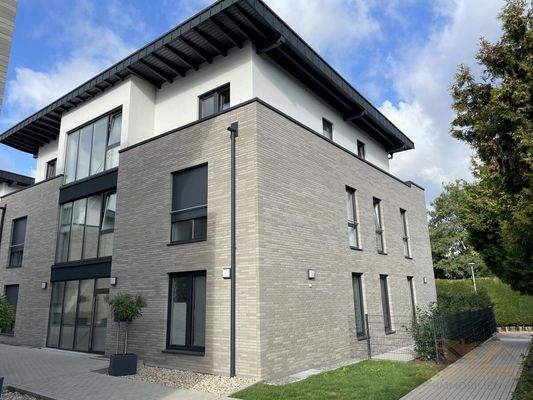 Hausansicht mit Eingang