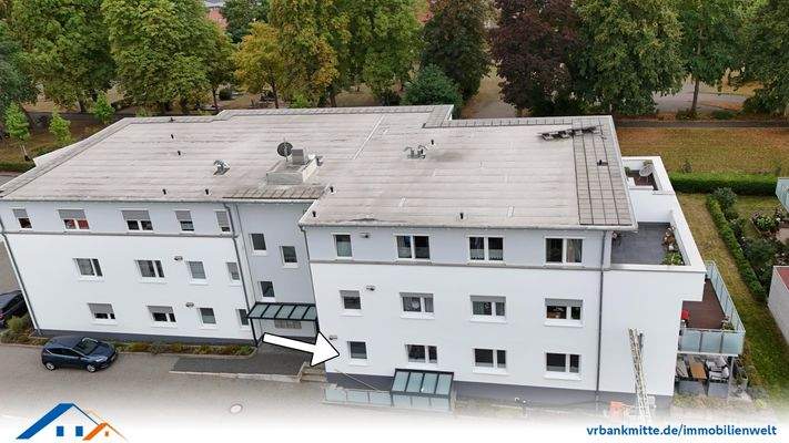 Mehrfamilienhaus mit Eingangsbereich