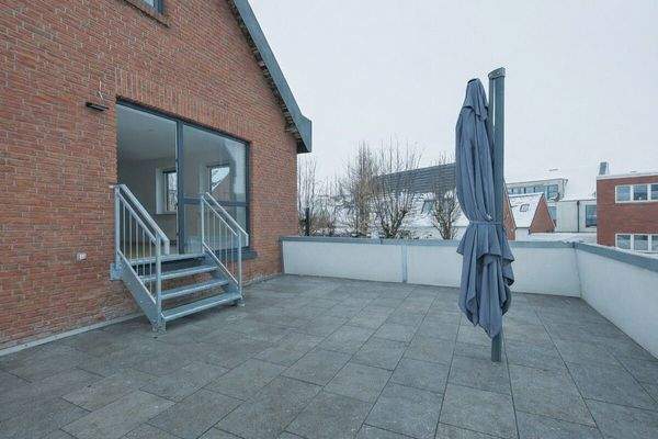 Die großzügige Dachtrerrasse