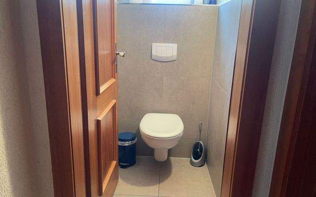 WC Zimmer in Esslingen zu vermieten möbliert Wohnen auf Zeit urbanbnb.jpeg