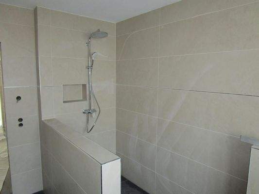 Dusche im Bad