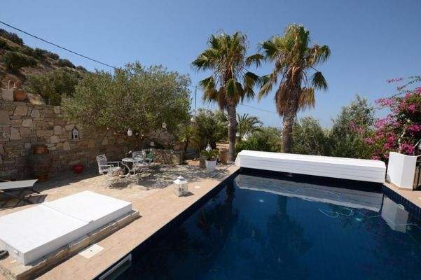 Freistehende Villa mit drei Schlafzimmern und Gästeapartment, Olivenhain und Pool