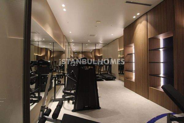 City-View Apartments with Pools and Sports Fields in Başakşehir