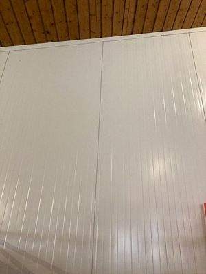 neu eingebaute Trennwand