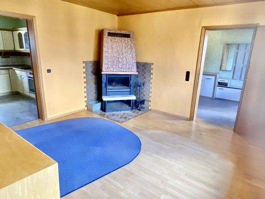 Esszimmer mit Blick in die Küche