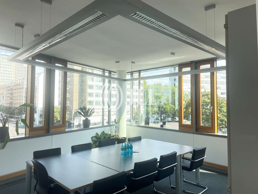 Innenansicht - UV - JLL 